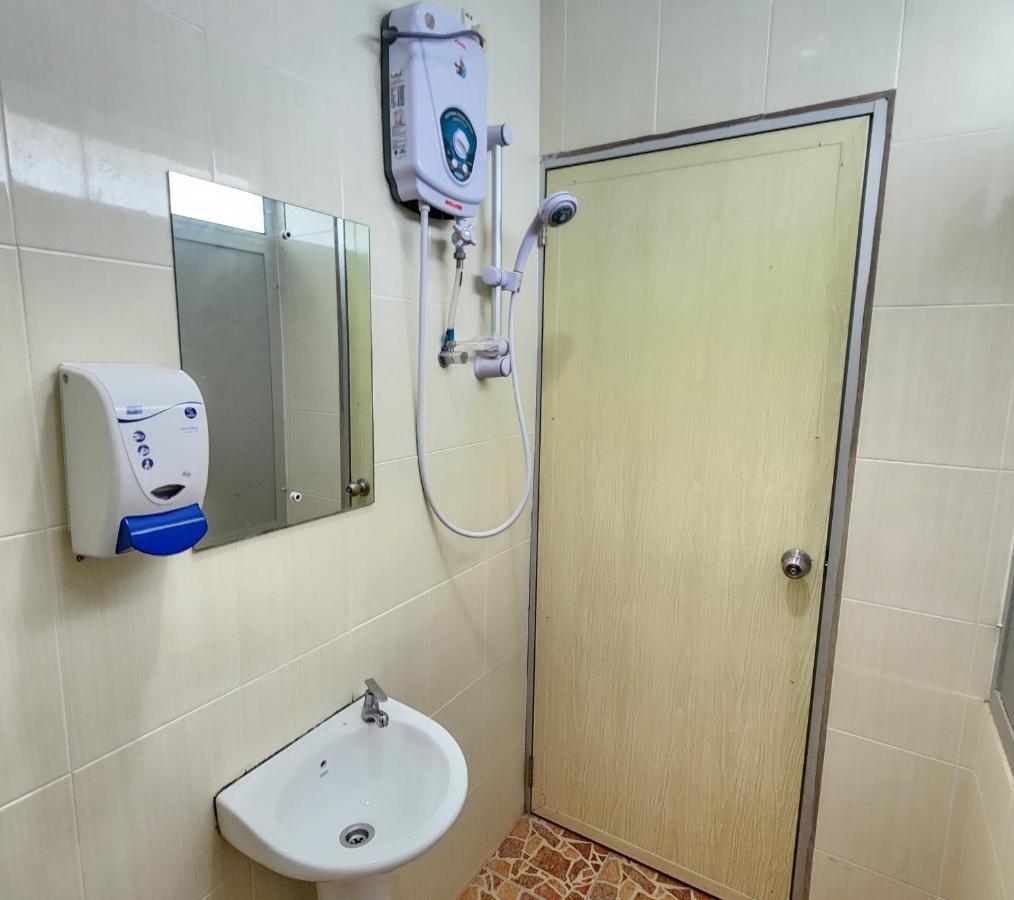 Oyo 90743 Hotel Ban Cheong Kangar Luaran gambar